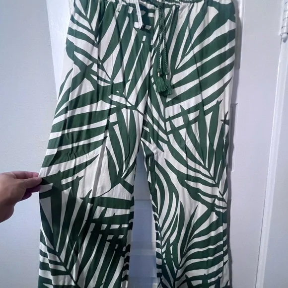 Gemma + Jane palm print pants and top - Picture 2 of 9